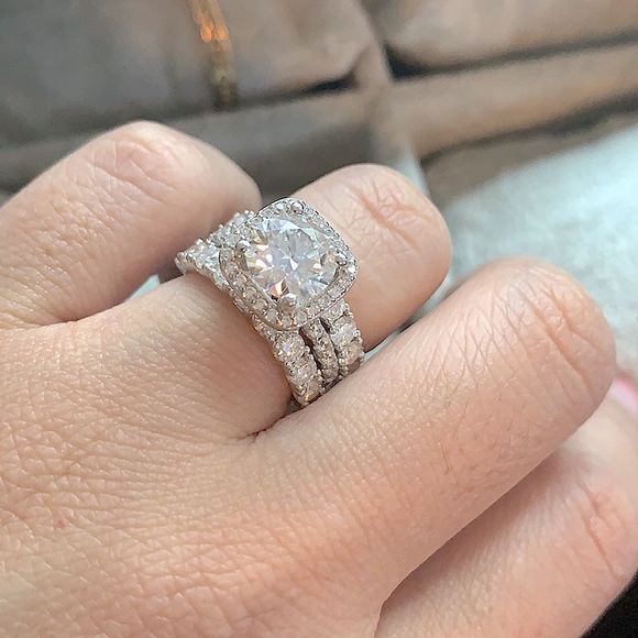 4ct tw square halo round brilliant bridal ring set - Picture 3 of 12